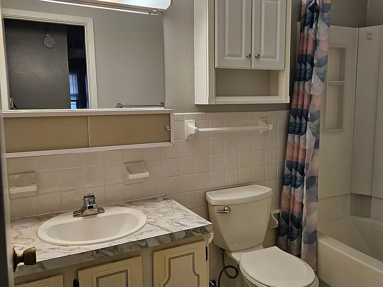 1252 Colonial Dr — Photo 14