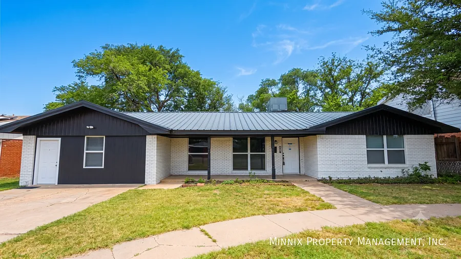 Lubbock, TX Pleasant Ridge 4 bedroom 2 bathroom for Rent- 5204 9th St. — Photo 1