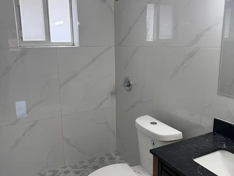 901 NW 28th St #9 — Photo 8