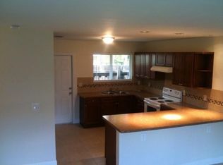 30 SW 8th St APT 2, Hallandale Beach, FL 33009