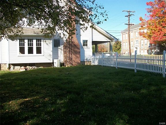 4th image of 1112 McKaig Ave