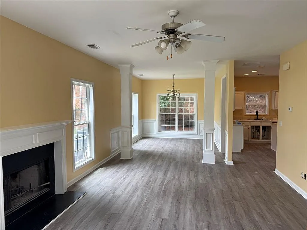 4 bed, 2.5 bath, 2142 sqft, $2,400 — Photo 3