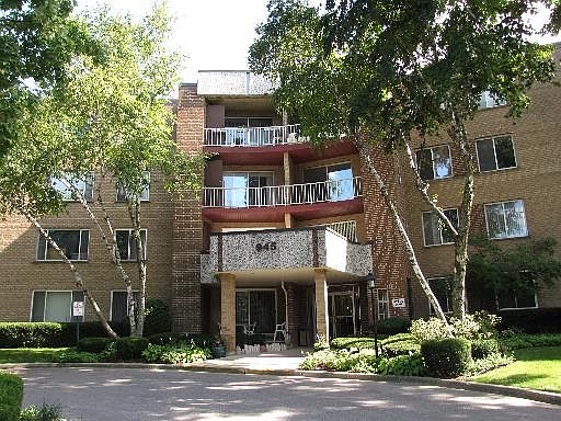 2nd image of 945 E Kenilworth Ave Unit 310
