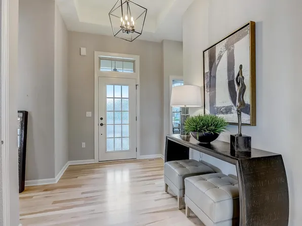 1622 Belmont LANE #25, Oconomowoc, WI 53066