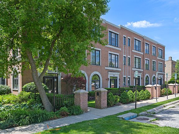 2nd image of 632 Lasalle Pl