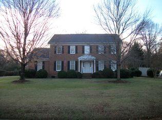 932 Woodbrook Dr, Greensboro, NC 27410