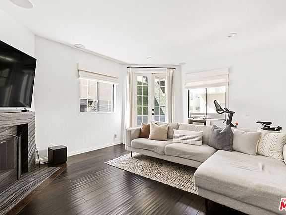2nd image of 1814 Thayer Ave APT 4