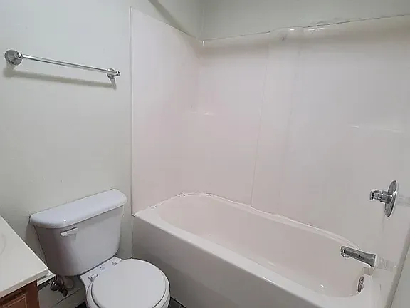 403 W Freeman St #4 — Photo 5
