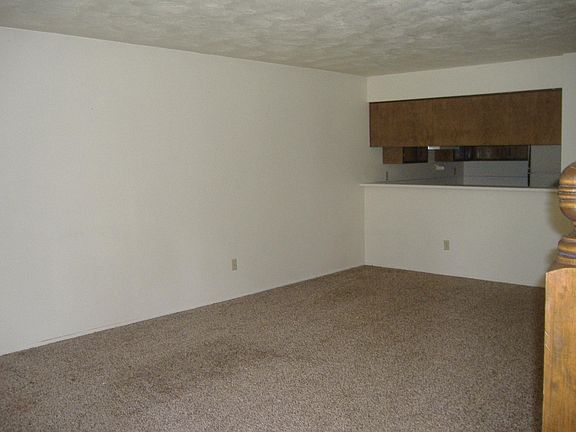 3rd image of 677 N Fanning Ave