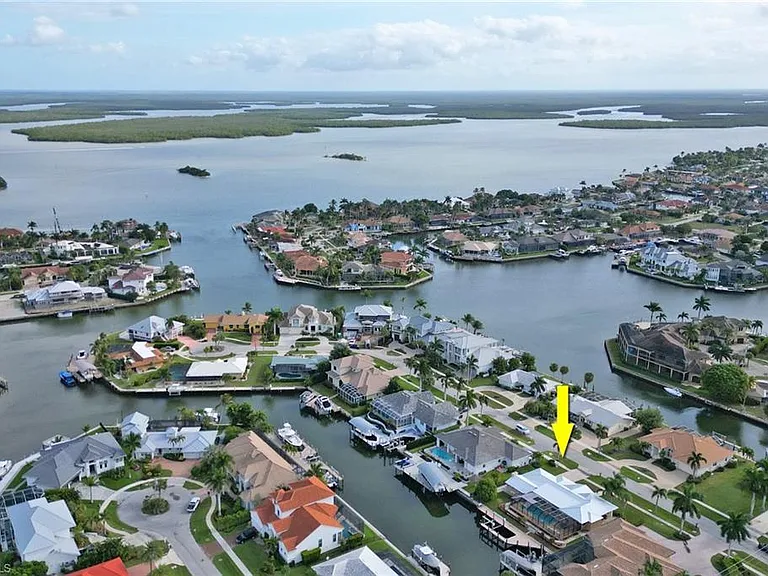 562 Goldcoast Ct — Photo 28