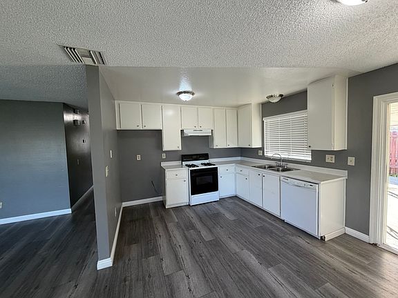 3rd image of 14560 Perham Dr