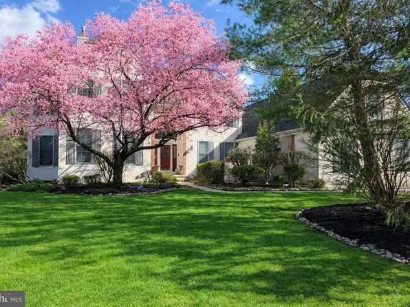 4 N Longfellow Dr, Princeton Junction, NJ 08550