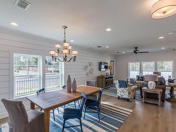 3rd image of 3076 Firethorn Ave
