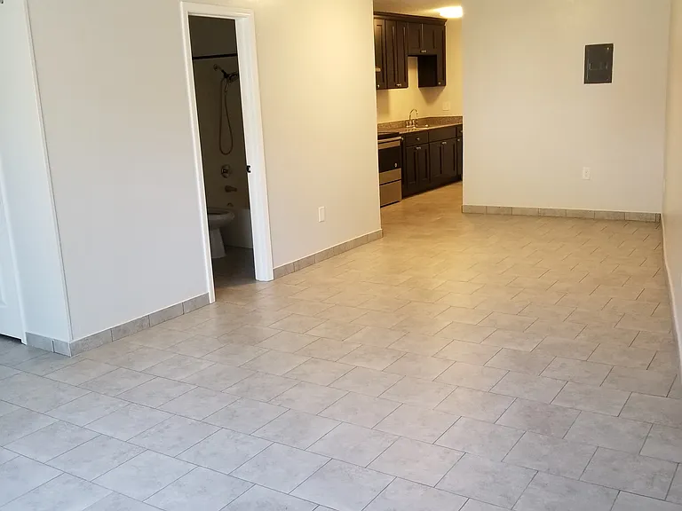 Redlands Pines Apartments — Photo 32
