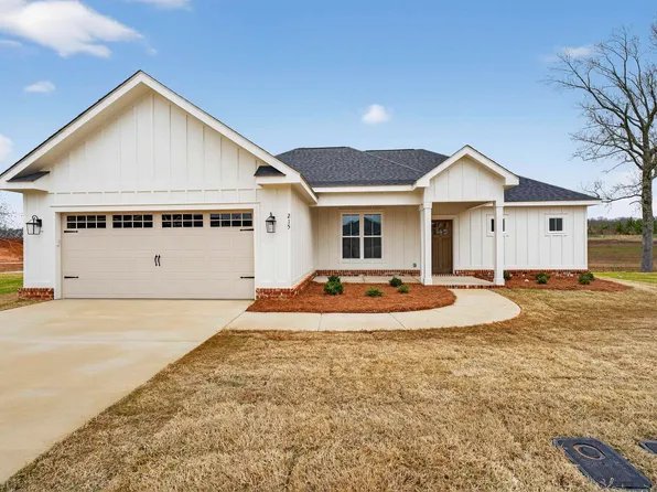 215 Saraland Trl, Perry, GA 31069
