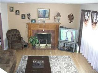 79 Ballard Ave, Valley Stream, NY 11580