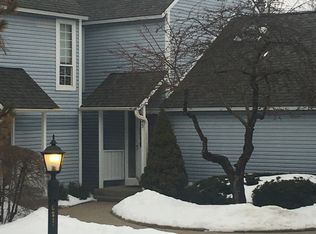 943 Chase Ct, Gurnee, IL 60031