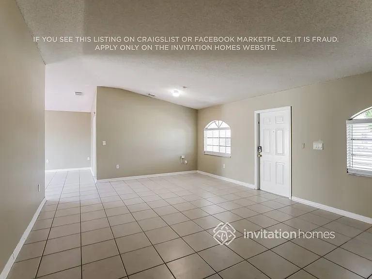 14305 SW 164th Ter — Photo 4