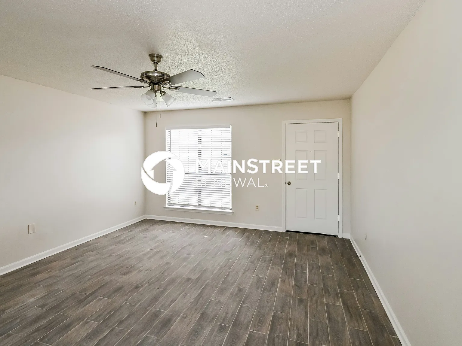 5451 Gardendale St — Photo 4
