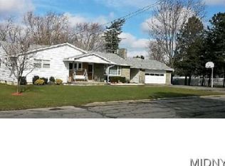 73 Young Ave, New York Mills, NY 13417