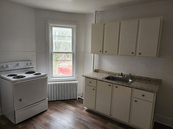 4th image of 115 W 23rd St #2