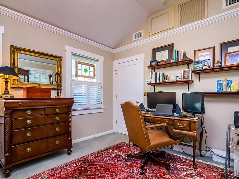 827 S Delaware Ave — Photo 44