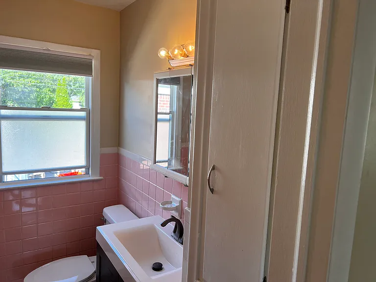 10000 Seltzer St — Photo 5