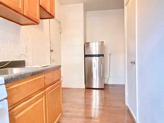 5th image of 195 Madison St #8B