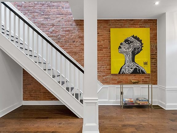 3rd image of 422 Chauncey St #2