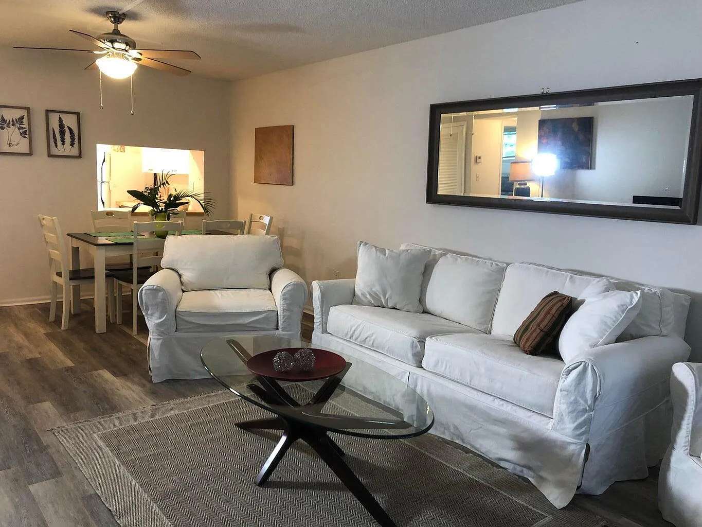 2 bed, 2.0 bath, 936 sqft, $2,450 — Photo 1