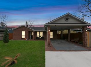 110 W Sunnyside St, Houston, TX 77076