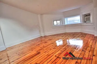 Rented by Metropolitan Realty