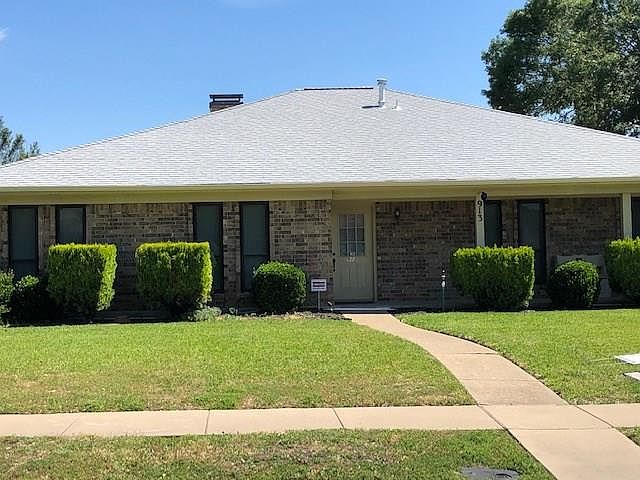1st image of 913 E Berkeley Dr