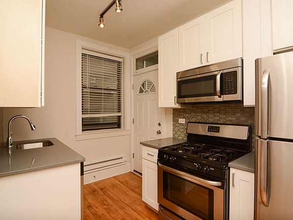 2nd image of 2327 N Rockwell St APT 1A