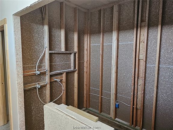 4th image of 3028 Teller Dr