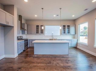 310 Yale Oaks Ln, Houston, TX 77091