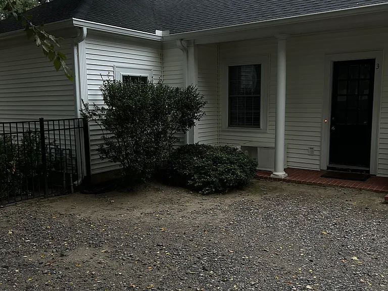 138 Florence St SW #3 — Photo 2