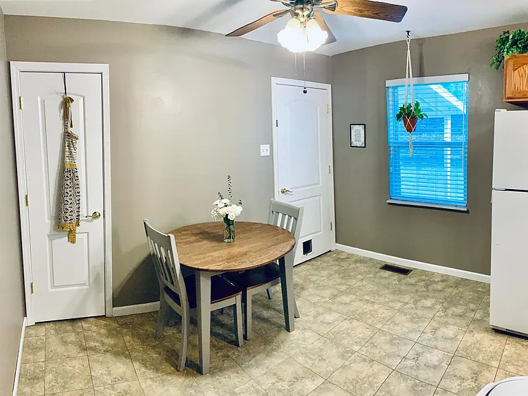 421 Lee Dr — Photo 6