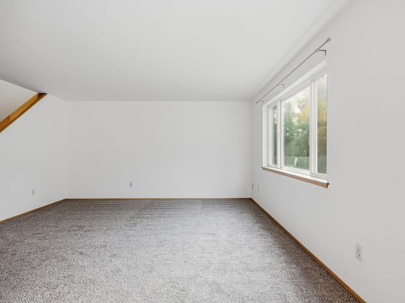 3rd image of 623 School St SE