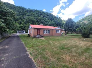 18775 Riverside Dr, Grundy, VA 24614