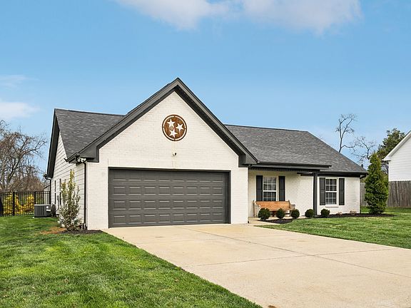 2nd image of 1049 Monticello Pl