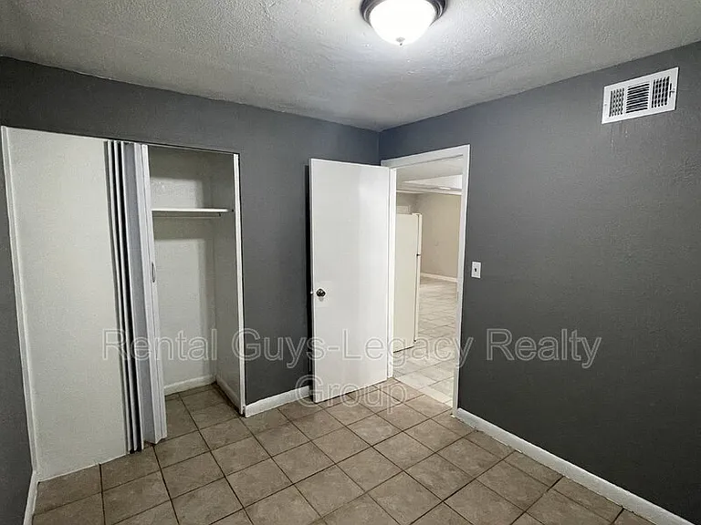 1738 Wright Ave #1 — Photo 15