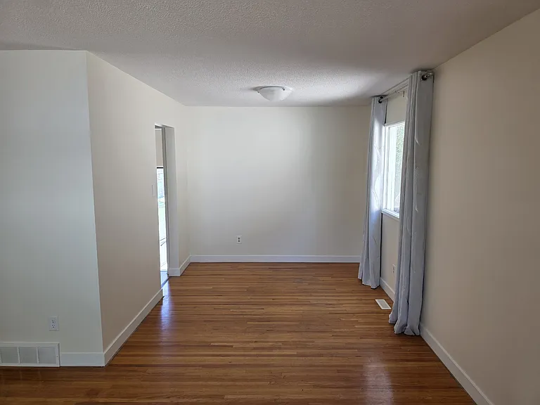 4931 Vienna Dr NW — Photo 4