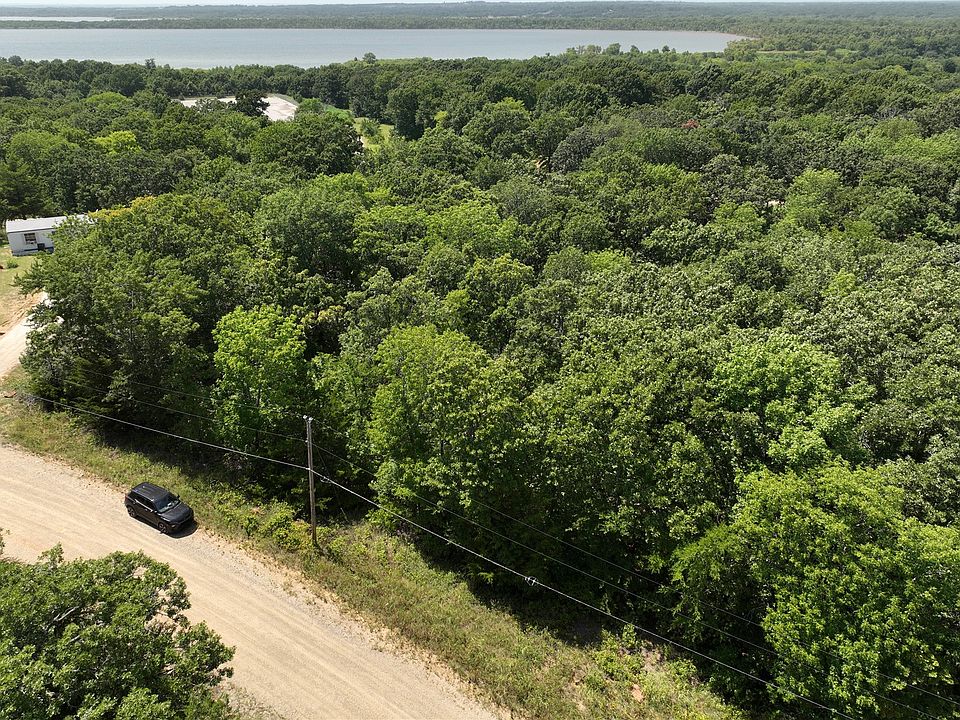 1st image of Dogwood Ln