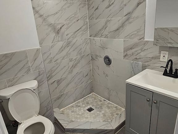 4th image of 359 State St APT 2R