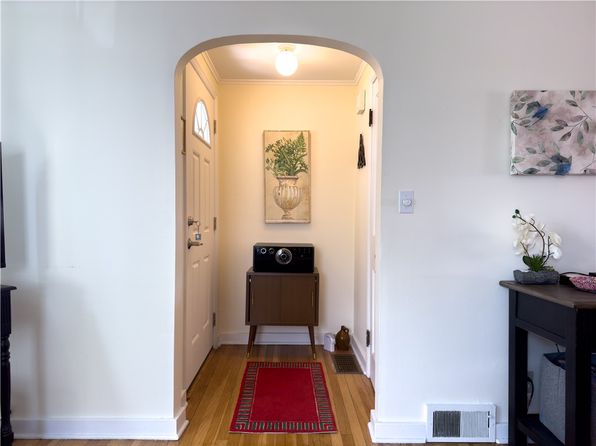 35 S Belmont Cir, Oneonta, NY 13820