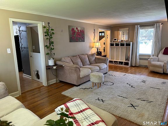 5th image of 798 Cooke Street