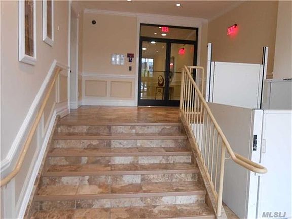 2nd image of 39 Mineola Blvd Ste 2G