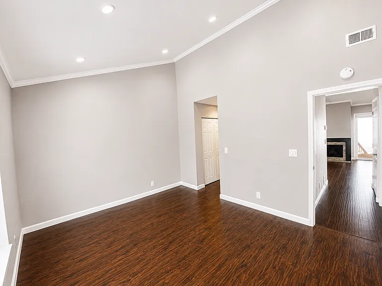 3427 Pennsylvania Cmn — Photo 11