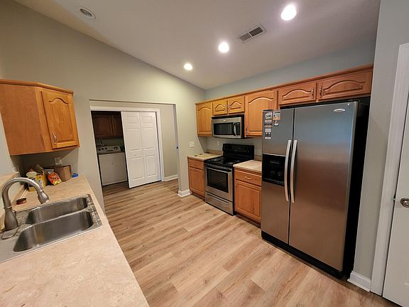 2nd image of 214 Michaels Ct